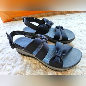 Clarks Cloudsteppers Arla Primrose Fabric Bow Sandals, Velcro, Black, Size 7M